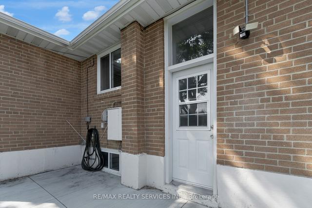 43 Kimbark Dr, House detached with 3 bedrooms, 2 bathrooms and 5 parking in Brampton ON | Image 8