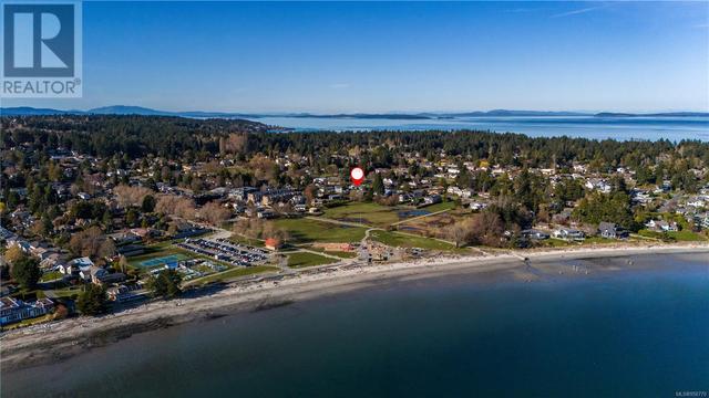 3875 Cadboro Bay Rd, House detached with 5 bedrooms, 4 bathrooms and 8 parking in Saanich BC | Image 47