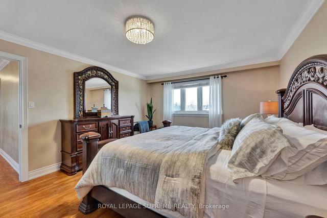 221 Gracefield Ave, House detached with 4 bedrooms, 4 bathrooms and 5 parking in Toronto ON | Image 16