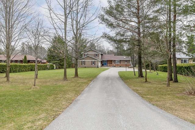 2423 Sunnidale Rd, House detached with 6 bedrooms, 3 bathrooms and 12 parking in Springwater ON | Image 1