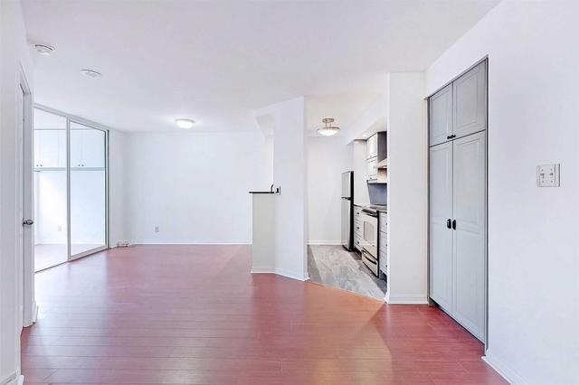 908 - 24 Wellesley St W, Condo with 1 bedrooms, 1 bathrooms and 0 parking in Toronto ON | Image 6