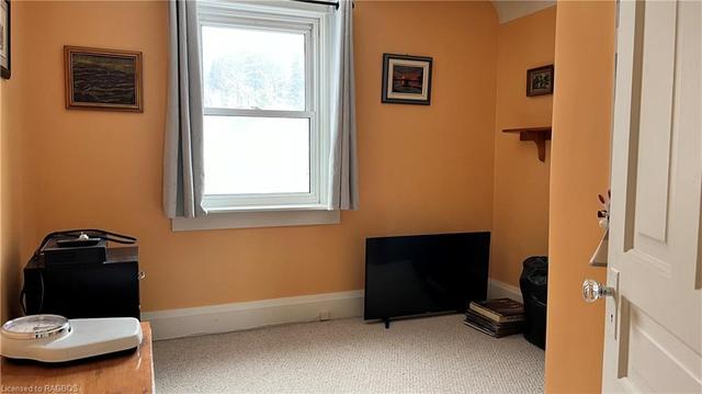 873 3rd Avenue W, House detached with 3 bedrooms, 1 bathrooms and 4 parking in Owen Sound ON | Image 3