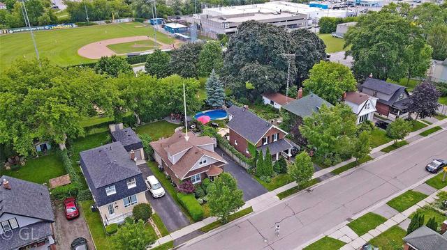 99 Gladstone Ave, House detached with 3 bedrooms, 2 bathrooms and 4 parking in Oshawa ON | Image 33