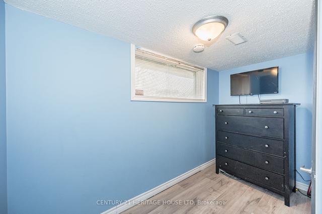 18 Carnaby Cres, House detached with 3 bedrooms, 1 bathrooms and 5 parking in Guelph ON | Image 25