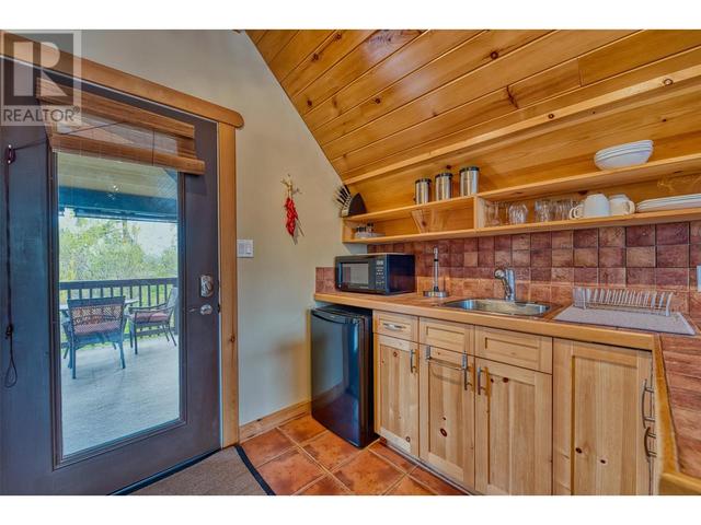 7390 Fintry Delta Road, House detached with 3 bedrooms, 3 bathrooms and 8 parking in Central Okanagan West BC | Image 44