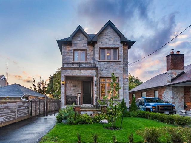 2 Alyward St, House detached with 3 bedrooms, 4 bathrooms and 9 parking in Toronto ON | Image 12