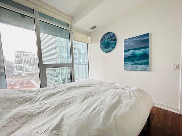 911 - 90 Queens Wharf Rd, Condo with 1 bedrooms, 1 bathrooms and 1 parking in Toronto ON | Image 3