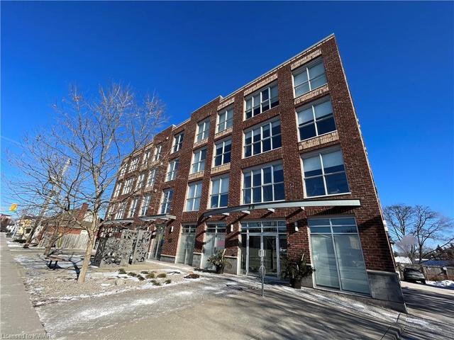 204 - 36 Regina Street, House attached with 2 bedrooms, 2 bathrooms and 1 parking in Waterloo ON | Image 2