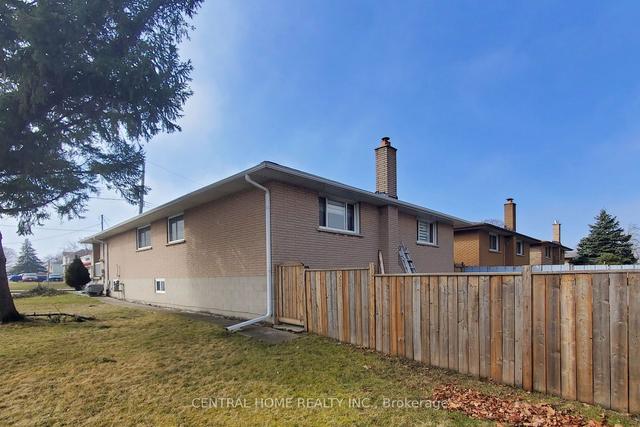 687 7th Ave, House detached with 3 bedrooms, 2 bathrooms and 4 parking in Hamilton ON | Image 30