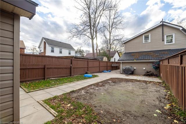 1113 3rd Ave W, House semidetached with 3 bedrooms, 1 bathrooms and 2 parking in Owen Sound ON | Image 26