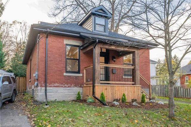 122 Stuart St, House detached with 3 bedrooms, 2 bathrooms and 3 parking in Guelph ON | Image 12