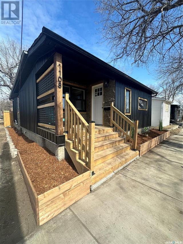 1108 19th Street W, House detached with 2 bedrooms, 1 bathrooms and null parking in Saskatoon SK | Image 4