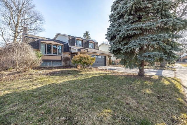18 Northwood Cres, House detached with 3 bedrooms, 3 bathrooms and 6 parking in Guelph ON | Image 1