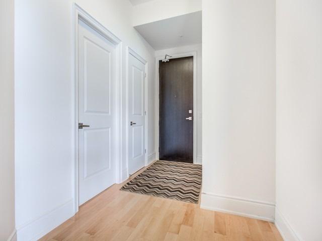 1001 - 23 Glebe Rd W, Condo with 1 bedrooms, 2 bathrooms and 1 parking in Toronto ON | Image 3