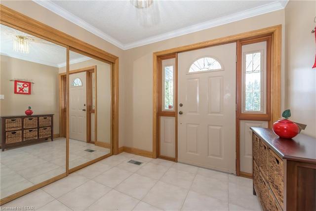 9756 Oxbow Drive, House detached with 4 bedrooms, 3 bathrooms and 8 parking in Middlesex Centre ON | Image 5