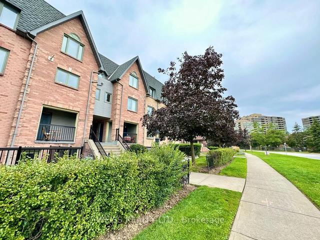 1005 - 75 Weldrick Rd E, Townhouse with 3 bedrooms, 3 bathrooms and 2 parking in Richmond Hill ON | Image 12