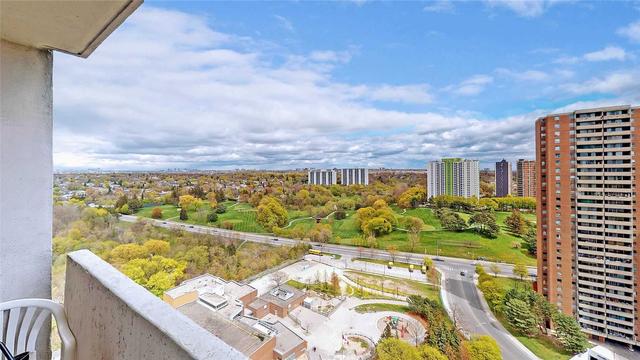 2209 - 5 Massey Sq, Condo with 3 bedrooms, 2 bathrooms and 1 parking in Toronto ON | Image 30