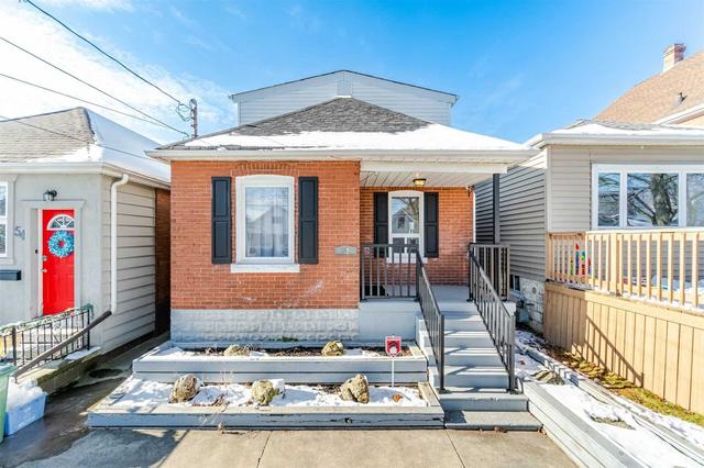 52 East 24th St, House detached with 3 bedrooms, 1 bathrooms and 2 parking in Hamilton ON | Image 1