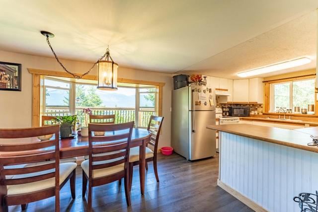 4744 Highway 3a, House detached with 3 bedrooms, 1 bathrooms and 5 parking in Central Kootenay A BC | Image 11