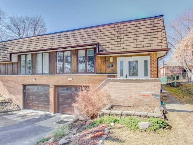 43 Shadberry Dr, House semidetached with 3 bedrooms, 3 bathrooms and 2 parking in Toronto ON | Image 1