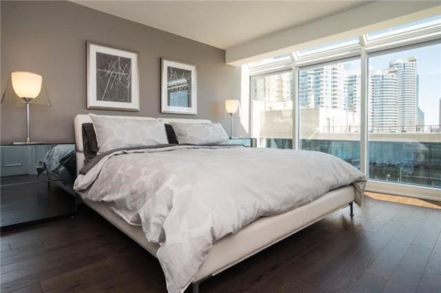 Ph01 - 251 Queens Quay W, Condo with 3 bedrooms, 4 bathrooms and null parking in Toronto ON | Image 14