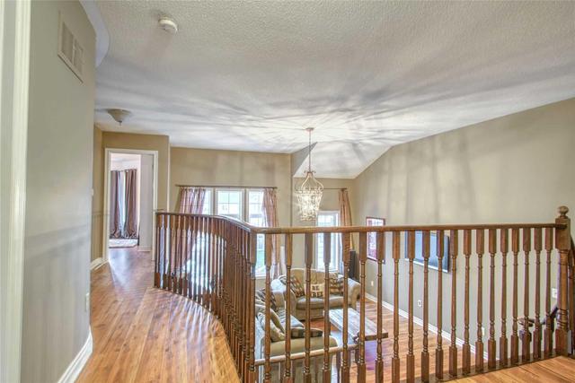 272 Duff Cres, House detached with 4 bedrooms, 4 bathrooms and 2 parking in Milton ON | Image 10