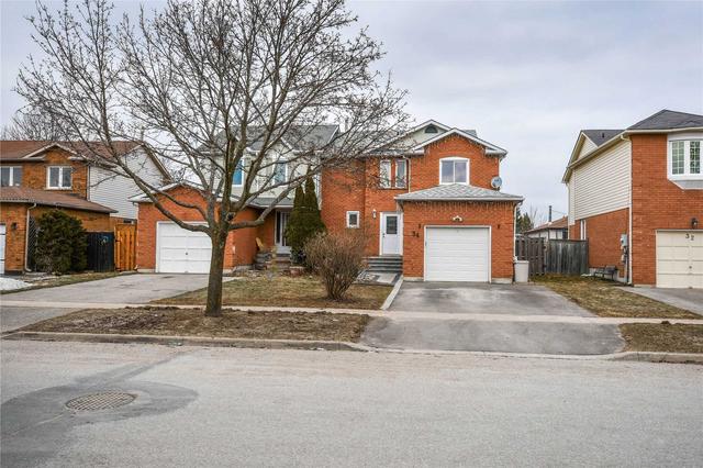 34 Quance St, House semidetached with 3 bedrooms, 3 bathrooms and 3 parking in Barrie ON | Image 1