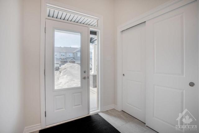 944 Socca Crescent, Townhouse with 3 bedrooms, 3 bathrooms and 3 parking in Ottawa ON | Image 2