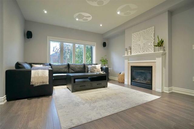 38 Woodbury Cres, House detached with 4 bedrooms, 4 bathrooms and 6 parking in Newmarket ON | Image 21