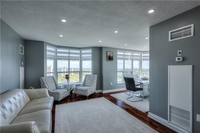 Ph3 - 21 Overlea Blvd, Condo with 2 bedrooms, 2 bathrooms and 1 parking in Toronto ON | Image 5