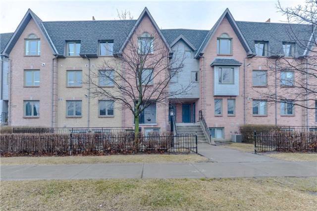1016 - 75 Weldrick Rd E, Townhouse with 2 bedrooms, 2 bathrooms and 1 parking in Richmond Hill ON | Image 1