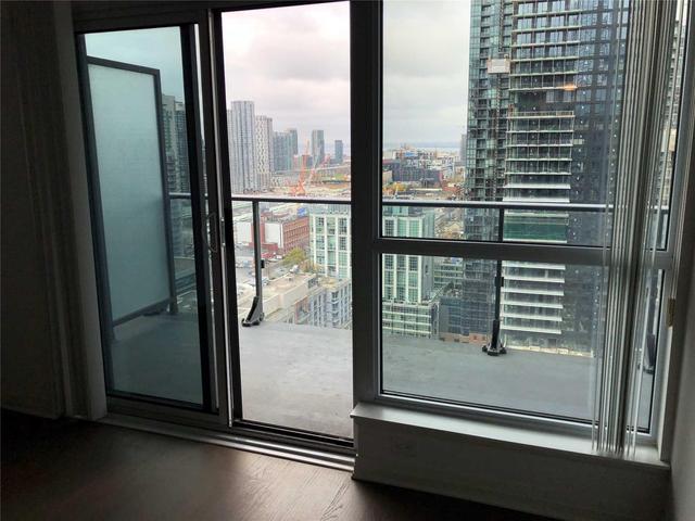2409 - 8 Mercer St, Condo with 0 bedrooms, 1 bathrooms and null parking in Toronto ON | Image 6
