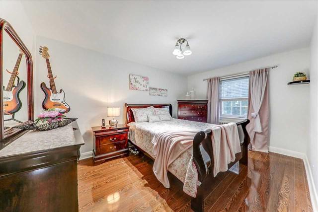 144 Bertrand Ave, House detached with 3 bedrooms, 2 bathrooms and 2 parking in Toronto ON | Image 9