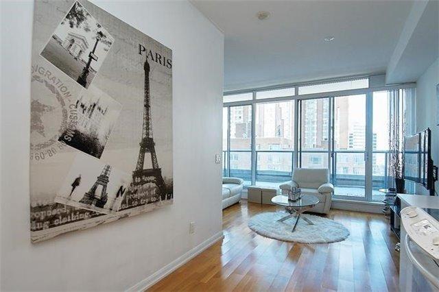SubPen - 111 Elizabeth St, Condo with 1 bedrooms, 1 bathrooms and 1 parking in Toronto ON | Image 3