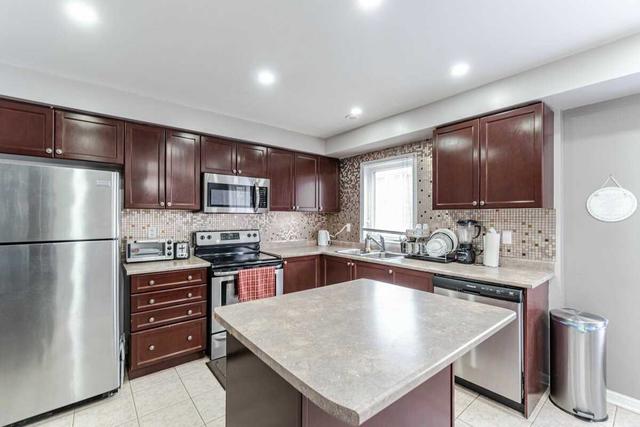 25 Bevington Rd, House attached with 3 bedrooms, 3 bathrooms and 3 parking in Brampton ON | Image 13