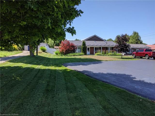 364 Sykes Street S, House detached with 3 bedrooms, 2 bathrooms and 11 parking in Meaford ON | Image 3