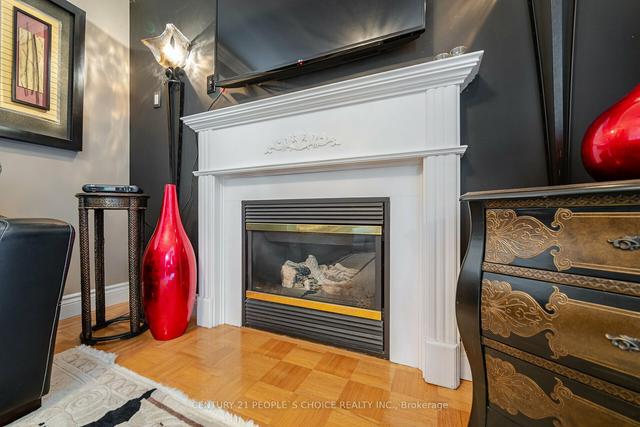 79 Havenlea Rd, House semidetached with 3 bedrooms, 3 bathrooms and 2 parking in Toronto ON | Image 4