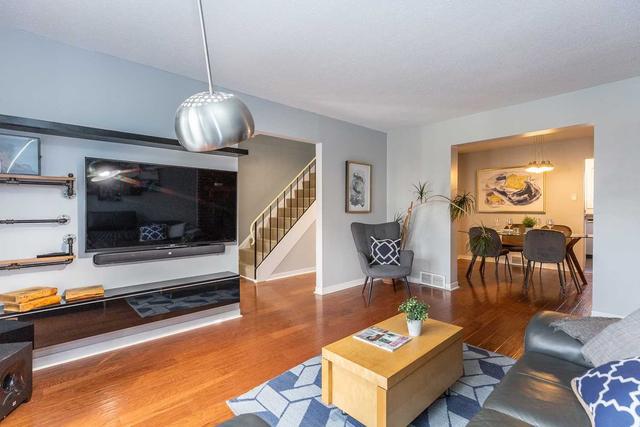 1493 Fisher Ave, Townhouse with 3 bedrooms, 2 bathrooms and 1 parking in Ottawa ON | Image 20
