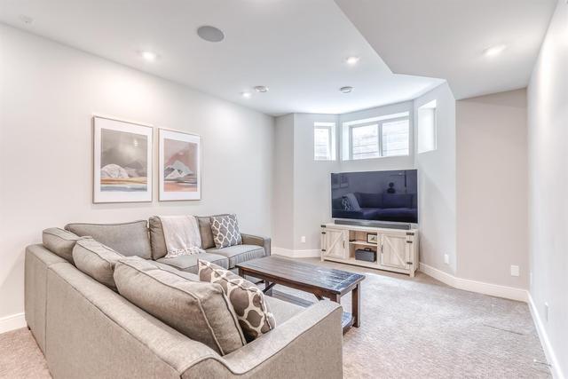 2360 22a Street Nw, Home with 4 bedrooms, 3 bathrooms and 2 parking in Calgary AB | Image 17