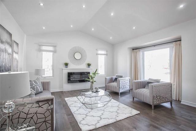 1 Sylvestre Sq, House detached with 4 bedrooms, 6 bathrooms and 4 parking in Toronto ON | Image 24