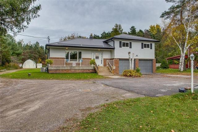 1031 East Communication Road, House detached with 4 bedrooms, 2 bathrooms and 12 parking in Selwyn ON | Image 4