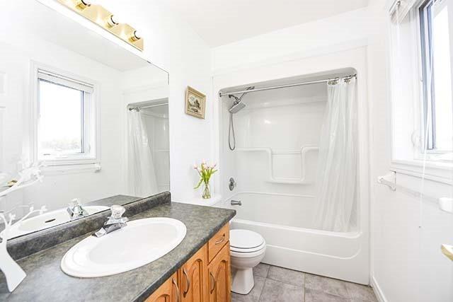 655 A Royal Fern St N, House semidetached with 3 bedrooms, 3 bathrooms and 2 parking in Waterloo ON | Image 17