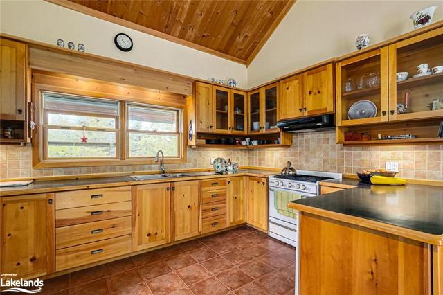 025667 Euphrasia St Vincent Townline, House detached with 3 bedrooms, 2 bathrooms and 12 parking in Meaford ON | Image 7