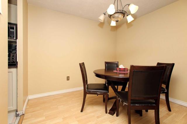 906 - 21 Knightsbridge Rd, Condo with 2 bedrooms, 1 bathrooms and 1 parking in Brampton ON | Image 8
