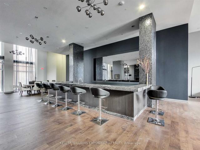 909 - 400 Adelaide St E, Condo with 1 bedrooms, 2 bathrooms and 0 parking in Toronto ON | Image 5