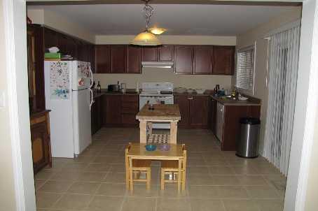 832 Bessy Tr, House detached with 3 bedrooms, 3 bathrooms and 2 parking in Milton ON | Image 4