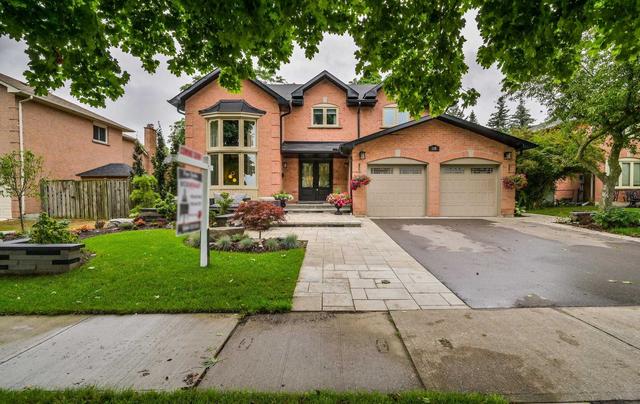 110 Lake Driveway Way W, House detached with 5 bedrooms, 3 bathrooms and 6 parking in Ajax ON | Image 1