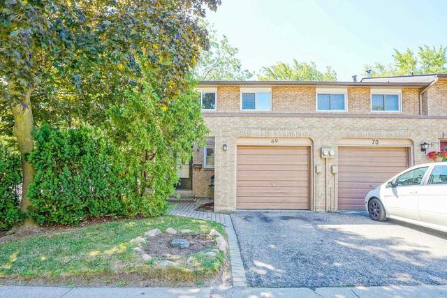 69 - 405 Hyacinthe Blvd N, Townhouse with 3 bedrooms, 2 bathrooms and 2 parking in Mississauga ON | Image 1