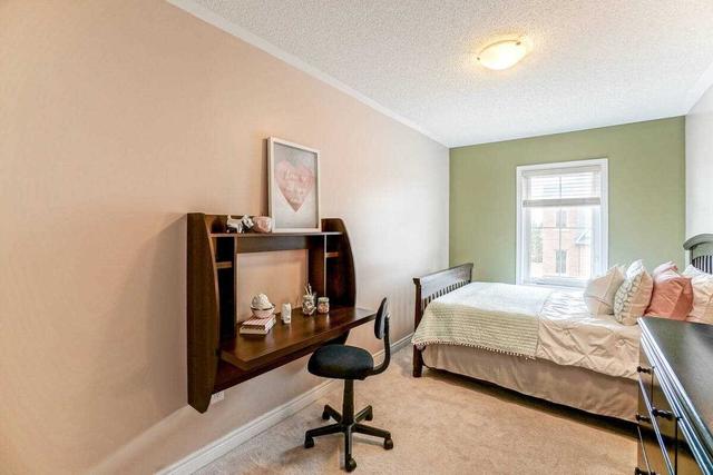 19 Cedar Lake Cres, Townhouse with 3 bedrooms, 4 bathrooms and 2 parking in Brampton ON | Image 22