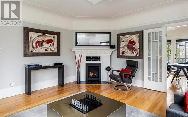 Living room with gas fireplace | Image 15